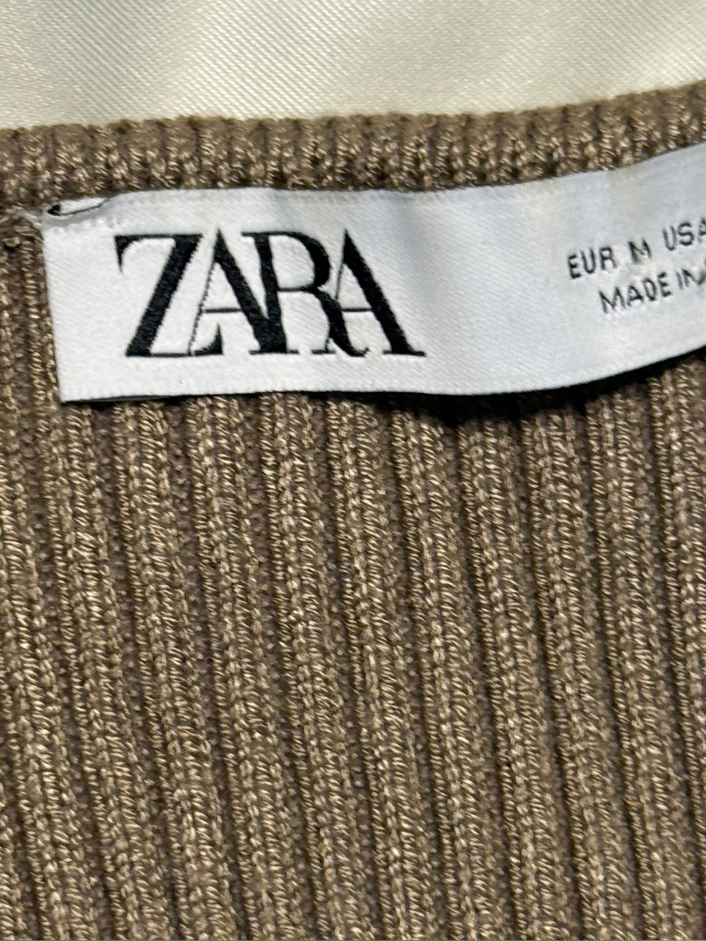 Zara Vest - Picture 4 of 6